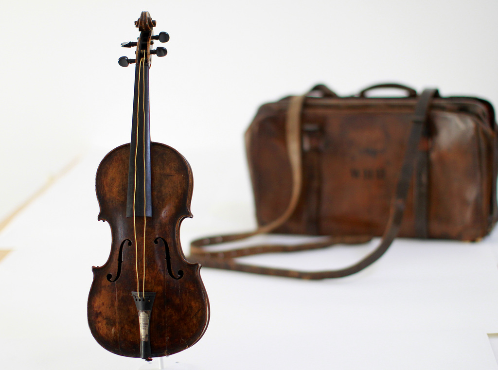 Le violon du Titanic sera vendu aux enchères.