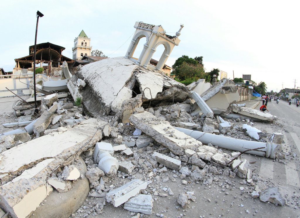 Les victimes sont principalement des habitants de Bohol, où le séisme a provoqué glissements de terrains et effondrements de bâtiments dont plusieurs églises parmi les plus anciennes du pays.