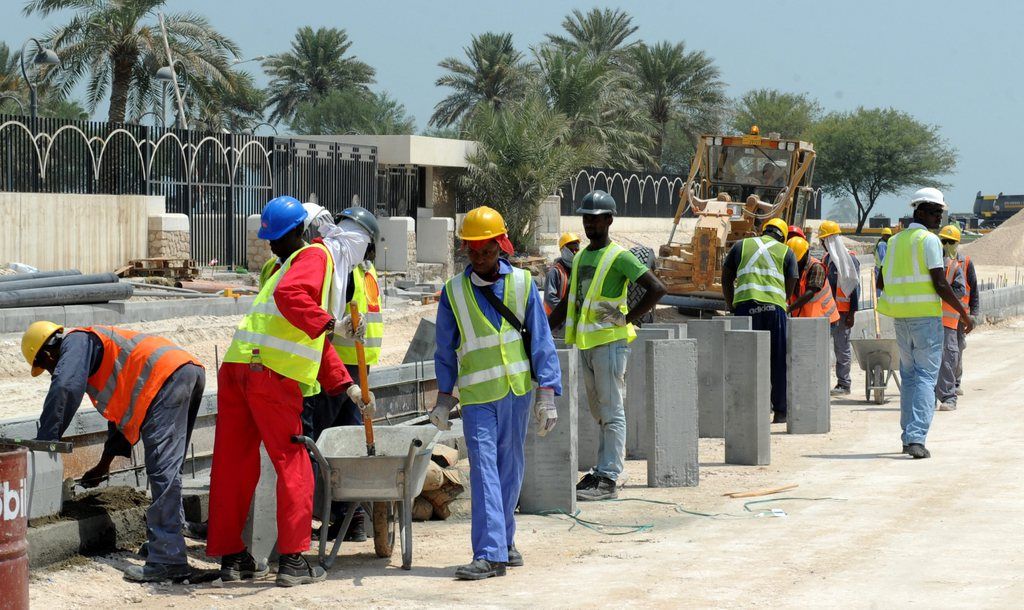 Selon une première enquête, plus de quarante ouvriers seraient déjà morts sur les chantiers de la coupe du monde au Qatar. 