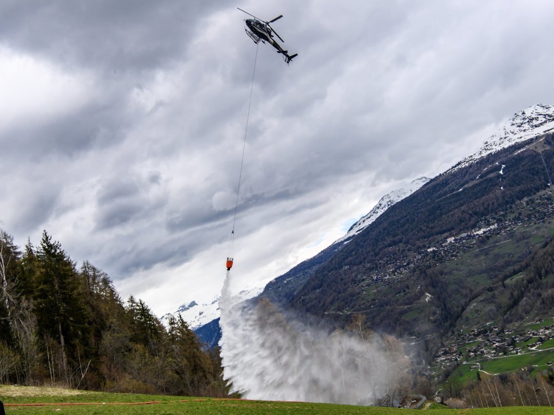 Le Groupement de coordination des sapeurs-pompiers du district de Sierre a présenté ses moyens de lutte contre les incendies de forêt vendredi.