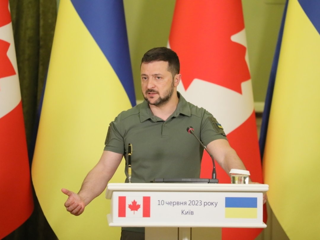 "Des actions de contre-offensive et défensives ont lieu en Ukraine", a déclaré Zelensky au cours d'une conférence en compagnie du Premier ministre canadien Justin Trudeau.