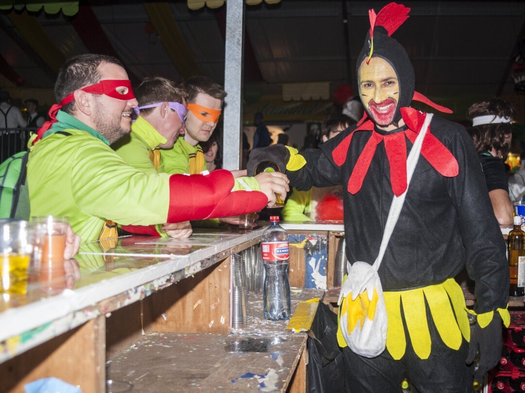 Même les adeptes les plus assidus du carnaval de Monthey devront utiliser des verres consignés et de la vaisselle réutilisable.