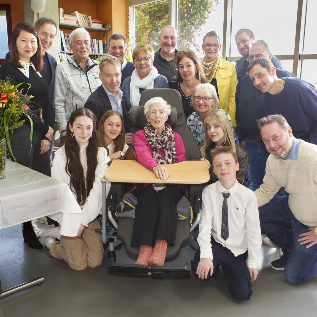 Rose Bressoud a fêté son centième anniversaire mardi à l’EMS Riond-Vert à Vouvry, où elle réside depuis deux ans. Elle était entourée de ses proches et de représentants des autorités, notamment la présidente de la commune de Vionnaz Valérie Bressoud Guérin.