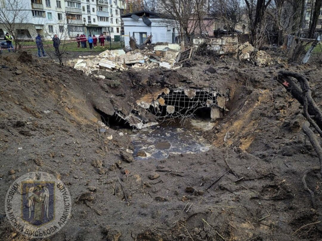 La Russie poursuit ses attaques sur le sol ukrainien (illustration avec des dégâts à Kiev)