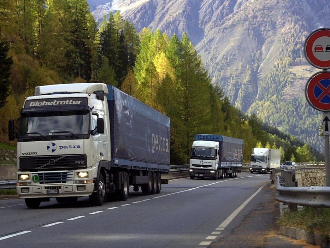 Des comptages automatiques des poids lourds sont effectués sur la route du col du Simplon.