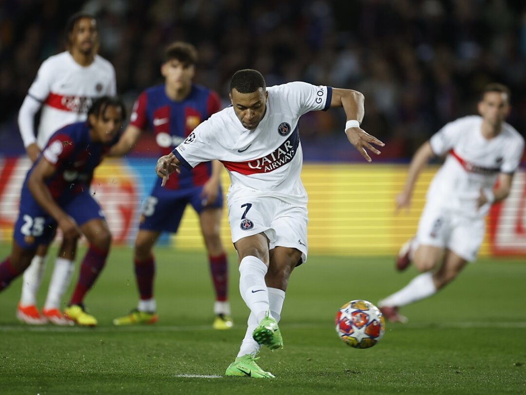 Kylian Mbappé transforme le penalty du 3-1.