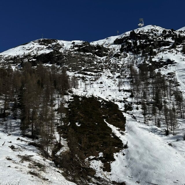 Le 1er avril 2024, une avalanche s'était produite en dehors des pistes de 
ski du Riffelberg.