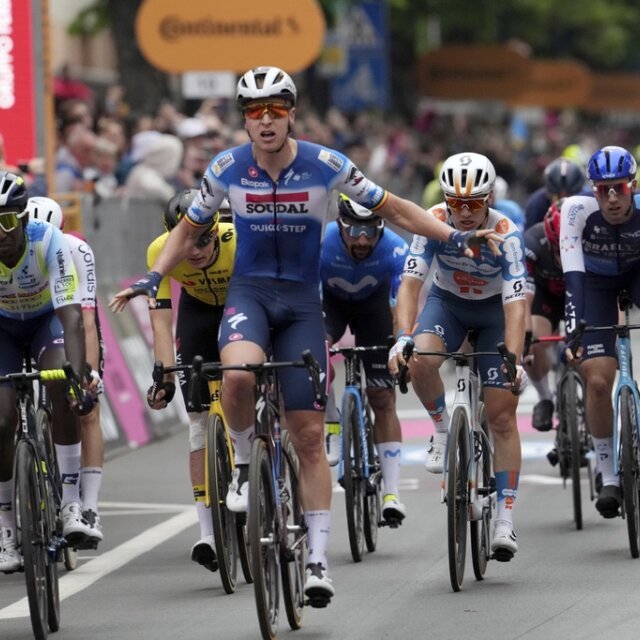 Tim Merlier a devancé l’Italien Jonathan Milan et l’Erythréen Binam Girmay à la 3e étape du Giro.