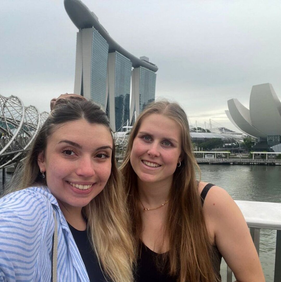 Christine Marques Ferraz et Tabea Burgener ont profité de leur séjour pour visiter Singapour.