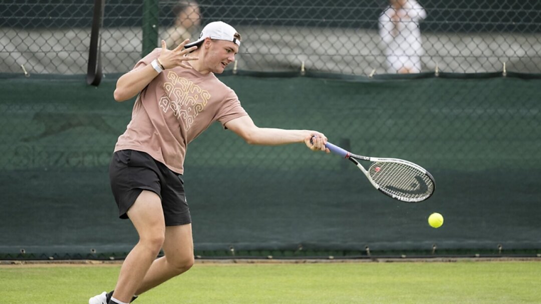 Wimbledon: Dominic Stricker éliminé au premier tour par Arthur Fils