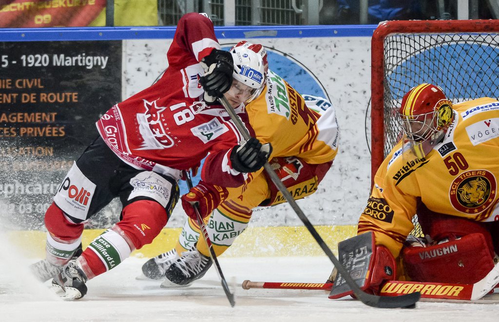 Evgeni Chiriaev (ici en action face à Langnau le 12 novembre dernier) s'est blessé au genou lors de la rencontre face aux GCK Lions.