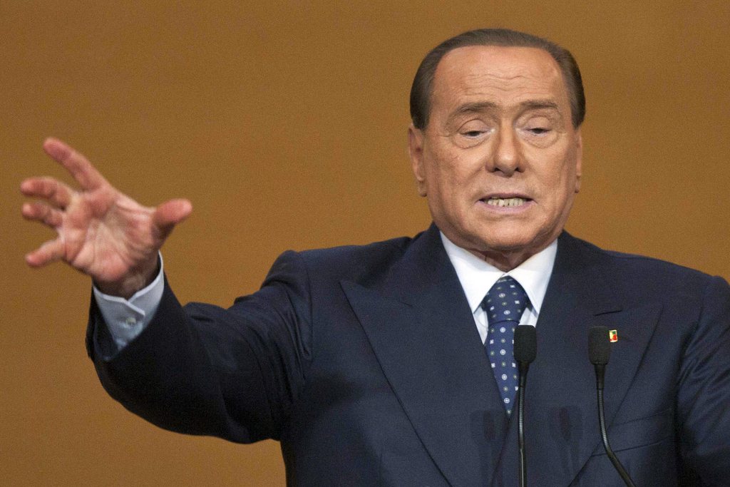 Lâché par les "rénovateurs", Silvio Berlusconi n'a pas pu éviter la scission au sein de son parti. 