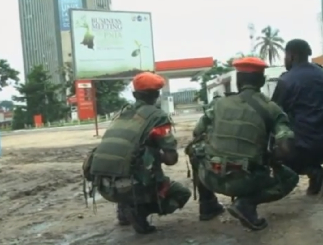 Les violences de lundi ont été attribuées à des partisans du pasteur Paul Joseph Mukungubila, ex-candidat à la présidentielle de 2006.