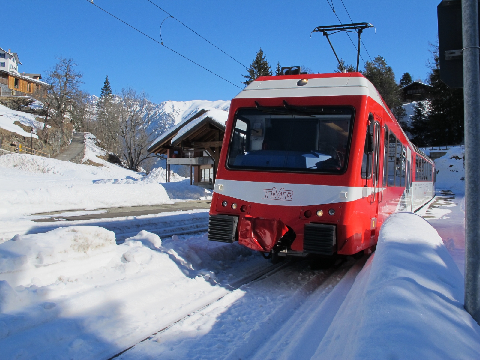 Les trains en partance de Martigny devront faire demi-tour à Vallorcine pour cet hiver encore. La ligne ne réouvrira complètement qu'en mars prochain.