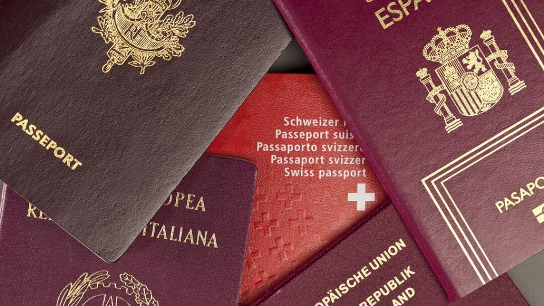 Un faux passeport pour un vrai travail: des fraudeurs épinglés à Conthey, Saxon et Vétroz