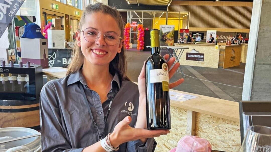 Caves ouvertes du Valais: le pari de Maeva Rose Dupertuis, future caviste sans vigne