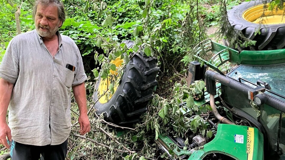 Arbaz: un tracteur poussé dans un bisse, la police enquête