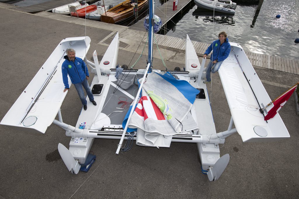 Yvan Bourgnon (gauche) avait entamé l'aventure en compagnie du Français Vincent Beauvarlet, mais il poursuivra son tour du monde en catamaran seul. Le Suisse est arrivé hier à Panama.