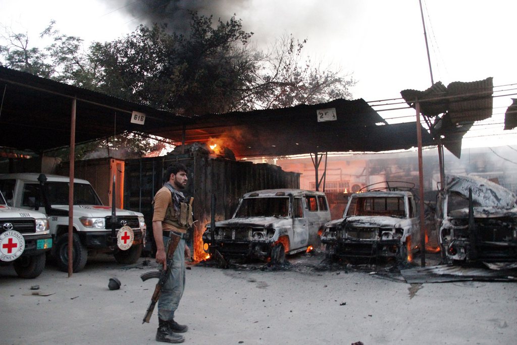 Des inconnus armés ont lancé un assaut sur un bâtiment qui appartient au CICR à Jalalabad, en Afghanistan le 29 mai 2013.