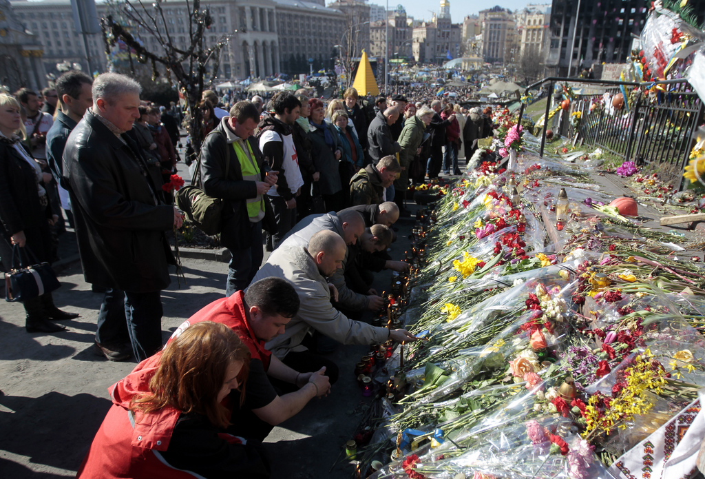 Les autorités ukrainiennes ont interpellé douze membres des anciennes forces spéciales antiémeutes. Ils sont soupçonnés d'être impliqués dans les tueries de fin février à Kiev qui ont conduit au renversement du président pro-russe Viktor Ianoukovitch.