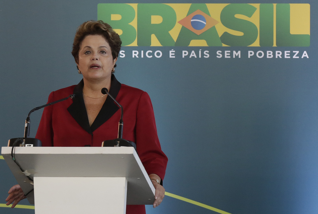 La présidente Dilma Rousseff cède du terrain mais reste favorite dans le dernier sondage en date publié en vue de la présidentielle du 5 octobre. 