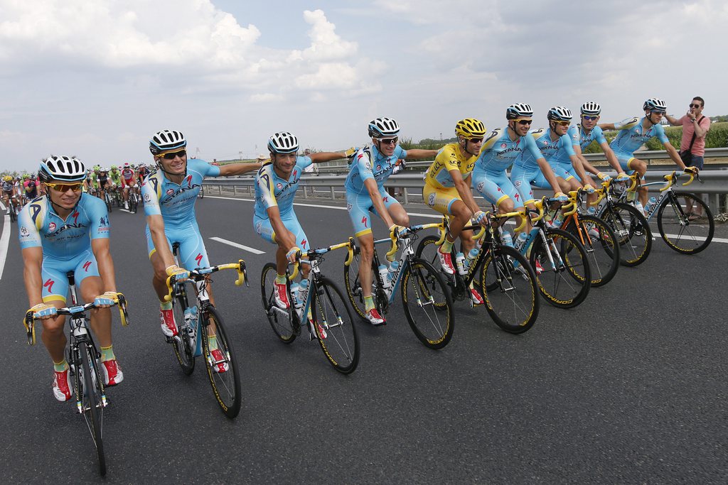 Nibali (en jaune) a fait gagner à son équipe Astana plus de 650'000 francs.