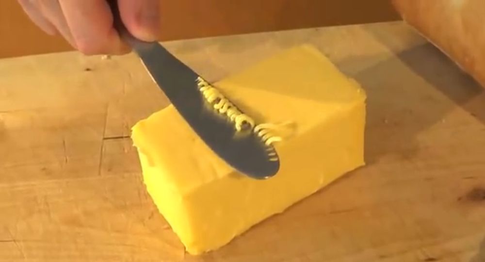 Après le fil à couper le beurre, une invention tout aussi efficace!