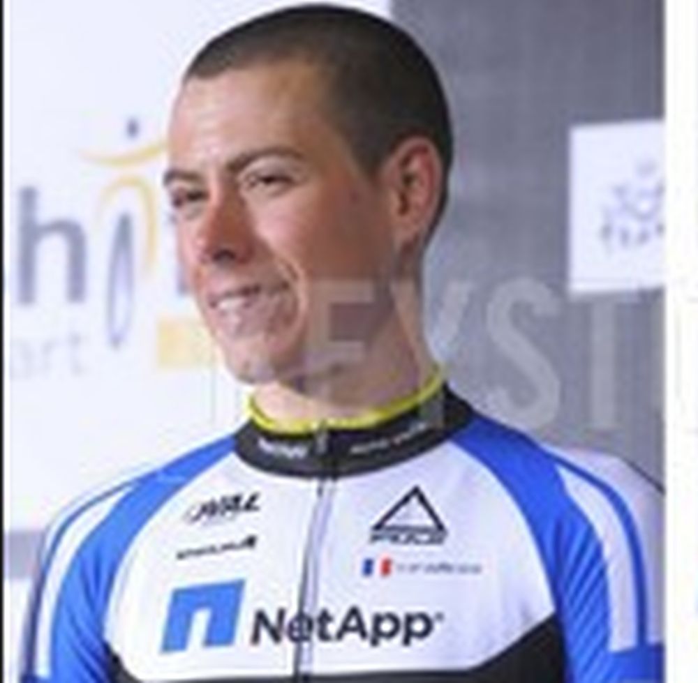 L'Espagnol David de la Cruz (NetApp), présent dans l'échappée en tête de la course, a chuté lourdement dans la 12e étape du Tour de France, entre Bourg-en-Bresse et Saint-Etienne. Il a dû abandonner.