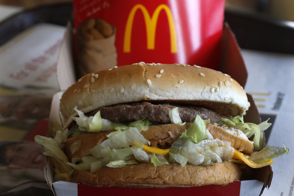 Un burger acheté dans un McDonald's peut il passer pour un sandwich issu de l'agriculture biologique. C'est ce qu'ont testé des cinéastes néerlandais.
