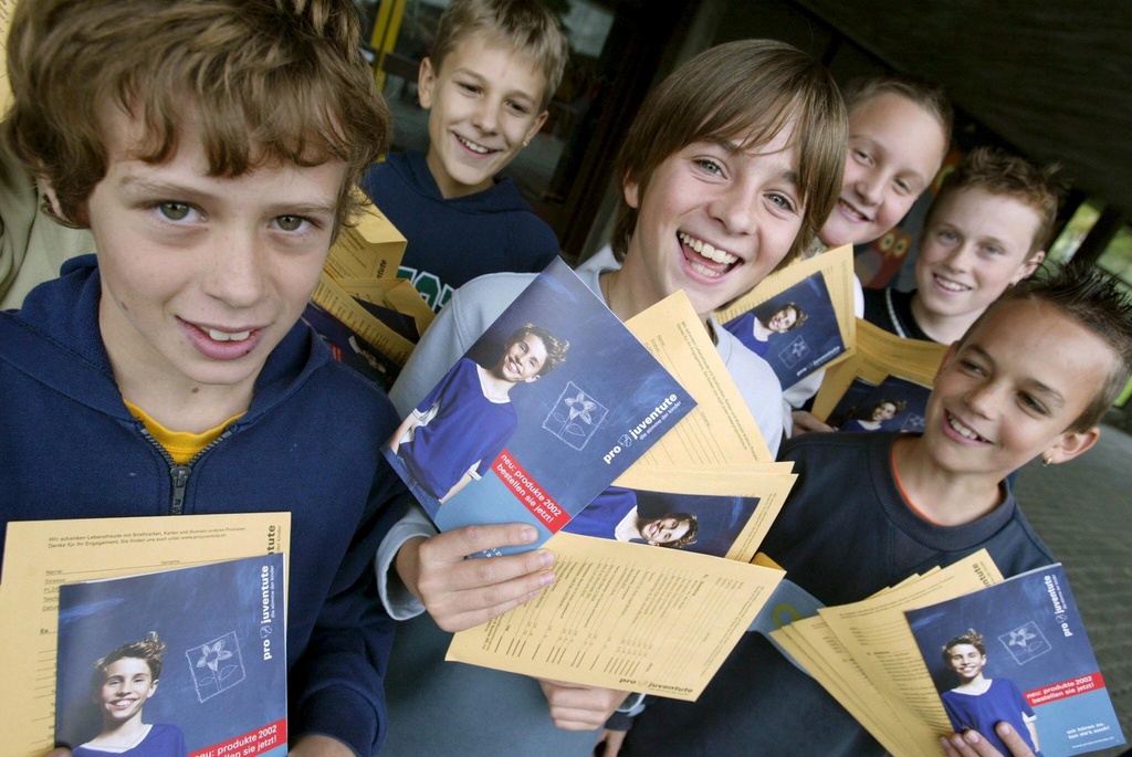 Les élèves suisses s'atteleront comme chaque année à la vente de timbres pour le compte de l'association Pro Juventute.
