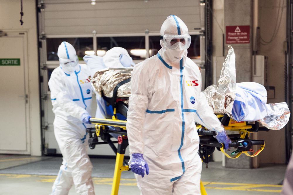 Un patient souffrant du virus ebola est pris en charge aux Hôpitaux Universitaires de Genève.