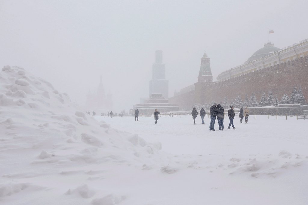 D'importantes chutes de neige s'abattent sur la capitale russe.