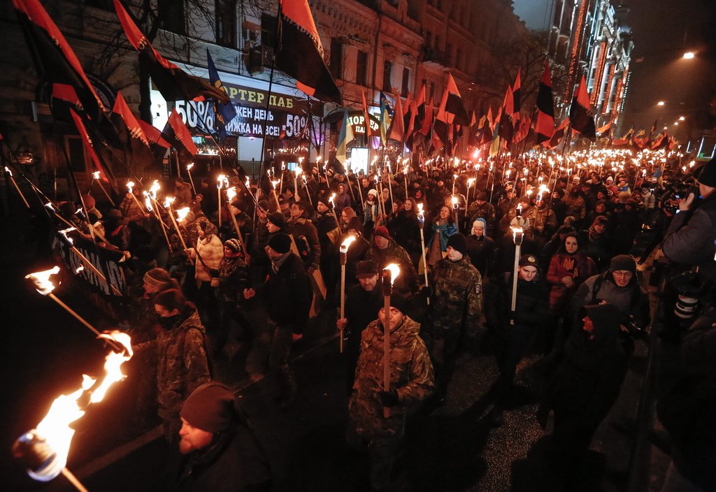 L'extrême-droite ukrainienne a commémoré les 106 ans de la naissance de Stepan Bandera, chef de file nationaliste. 