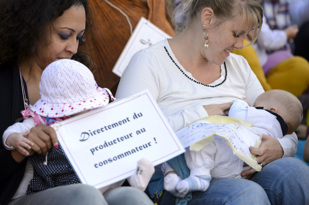 En septembre dernier, une manifestation avait eu lieu à Lausanne pour promouvoir l'allaitement maternel. Une cinquantaine de mamans y avaient participé.