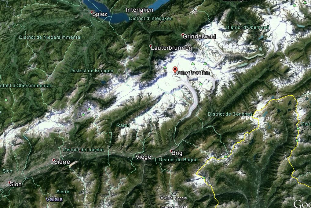 Le Jungfraufirn se trouve sur le versant valaisan de la Jungfrau, au fond de la vallée de Fiesch.