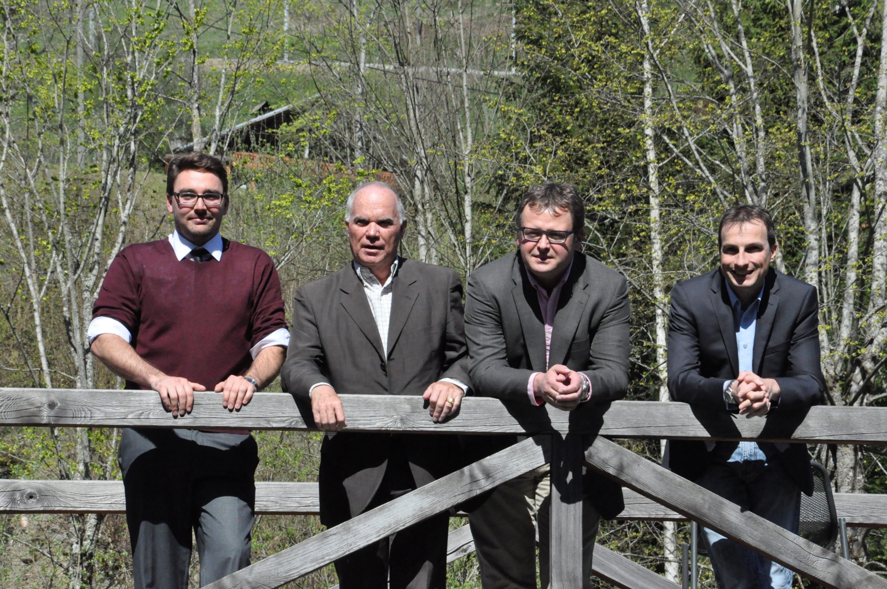 Antoine Schaller (chef de projet), Luc Fellay (président de Champéry), Fabrice Donnet-Monay (président de Troistorrents) et Ismaël Perrin (président de Val-d'Illiez) unis pour repenser le tourisme dans la vallée.