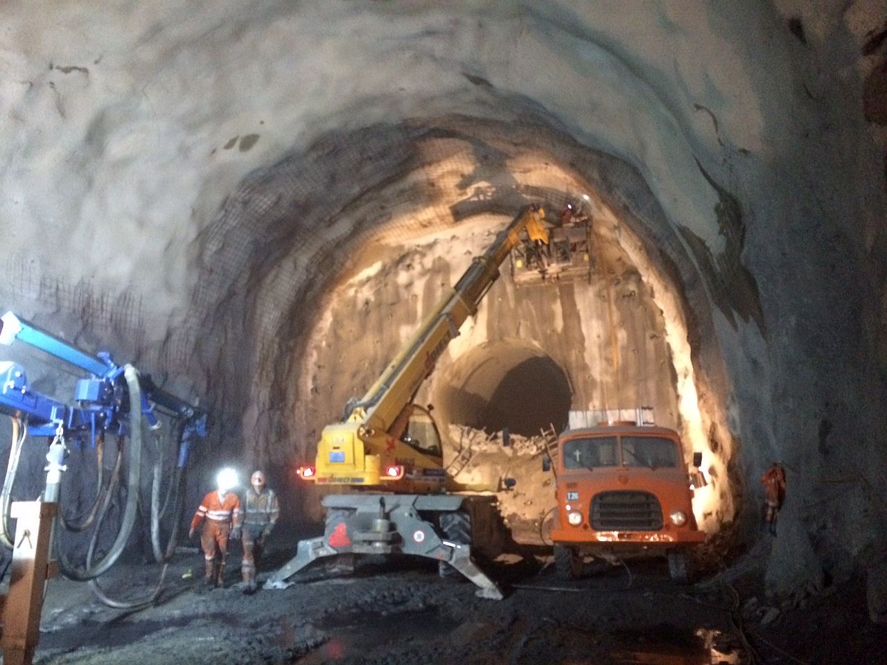 Le chantier de l'A9 avance, comme ici dans le tunnel de contournement de Viège. 