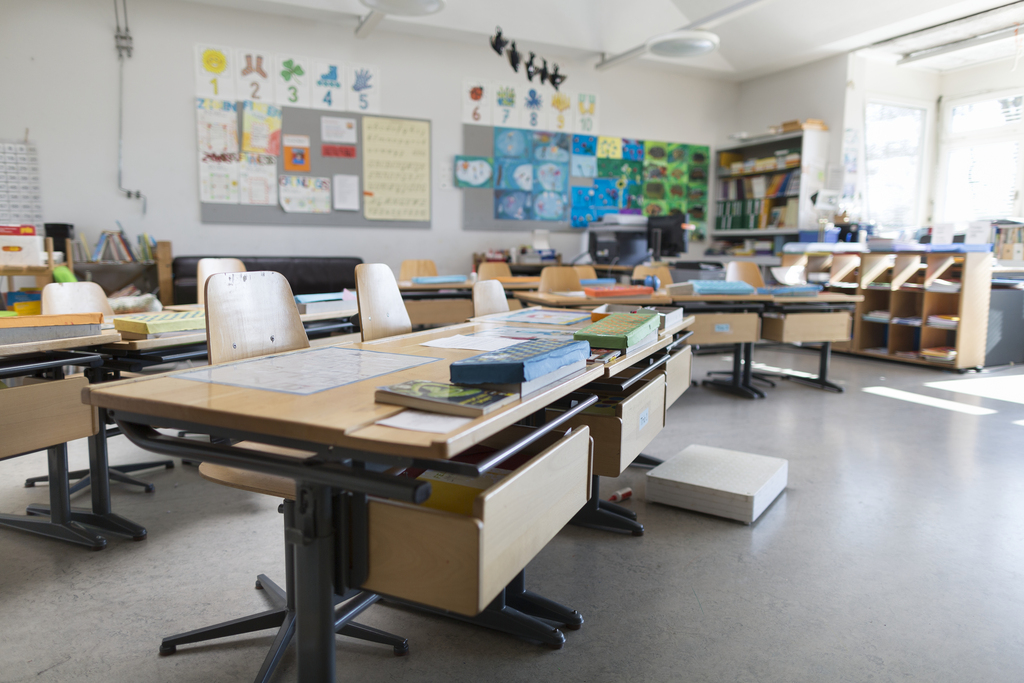 A classroom at the day school Bungertwies in Zurich, Switzerland, on March 12, 2015. The school has two kindergartens (1st and 2nd kindergarten year) and six classes of mixed ages (1st to 3rd grade and 4th to 6th grade). The mixed age group system means that the children can study together and learn from each other. (KEYSTONE/Gaetan Bally)