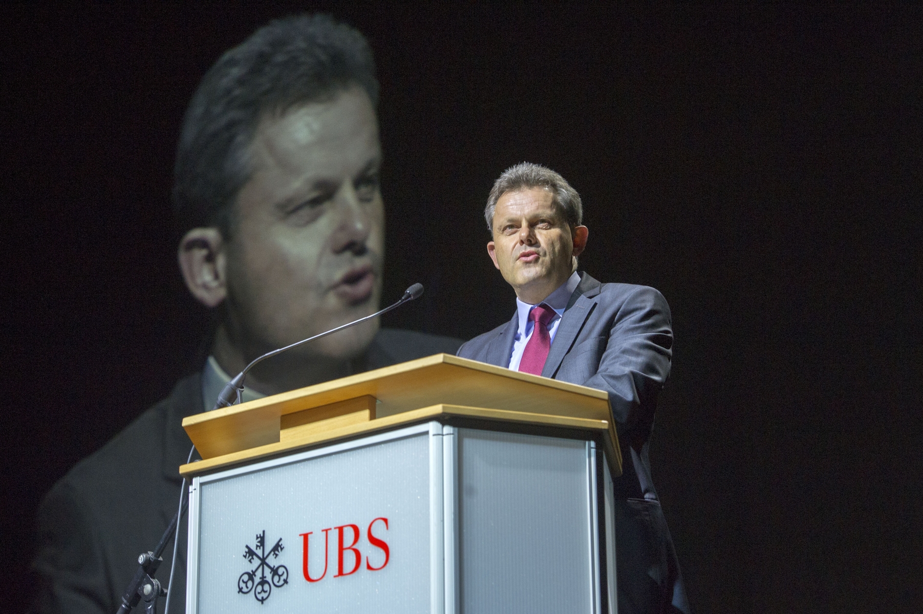 Ivan Willisch, directeur régional d'UBS Valais, veut que le Prix Sommet apporte un soutien aux PME valaisannes confrontées au bouleversement de leur marché.