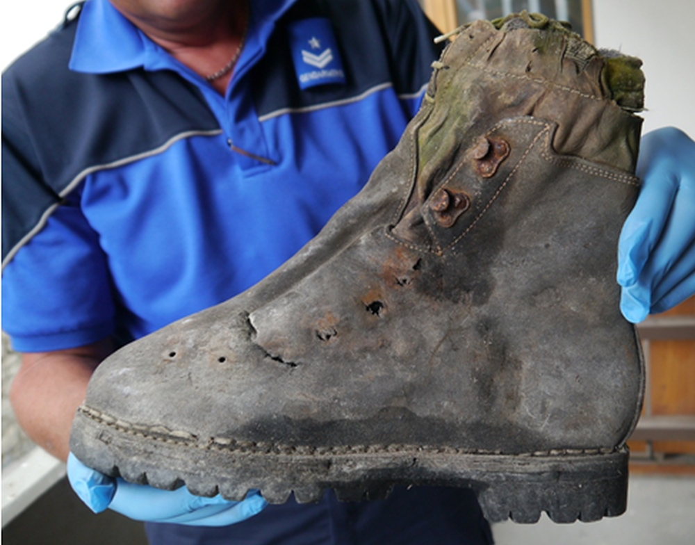 La chaussure d'un des alpinistes a été retrouvée.