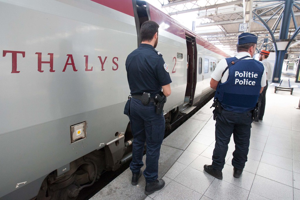 Trois personnes ont été blessées vendredi passé dans un train Thalys entre Amsterdam et Paris.
