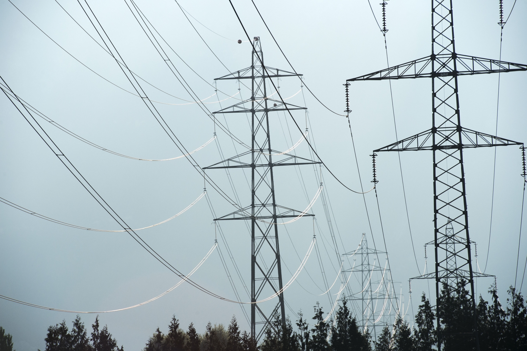 Les députés valaisans dégainent une nouvelle arme pour l'enfouissement des lignes à très haute tension.