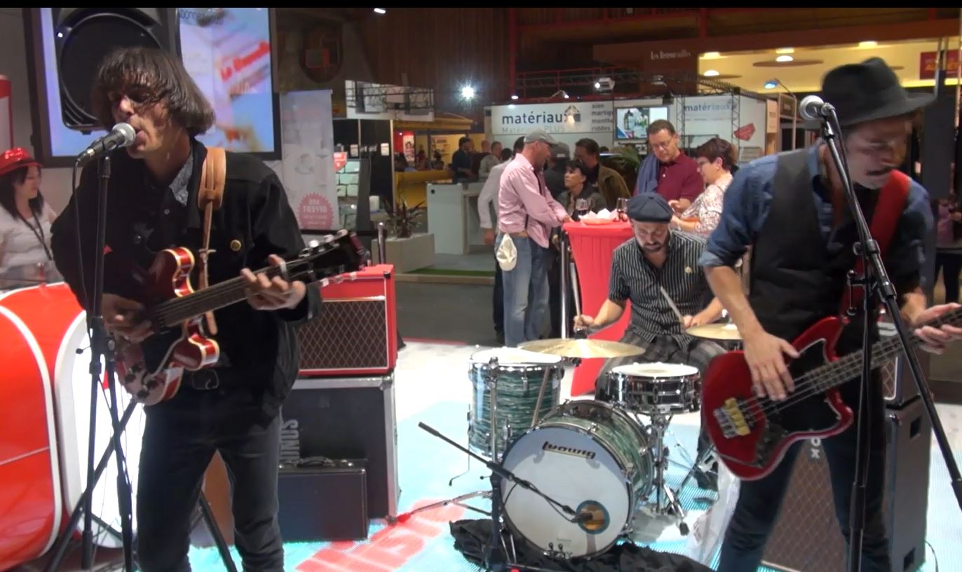 The Revox, en live, sur le stand du Nouvelliste. Du bon garage rock comme on aime!