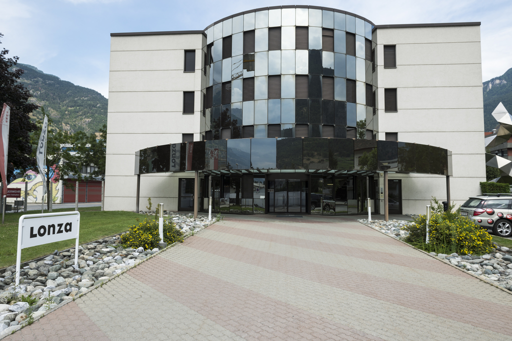Le bâtiment de l'administration sur le site de Lonza à Viège, en Valais.