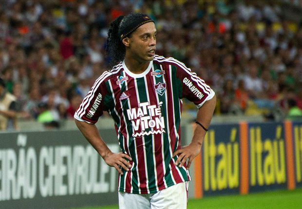 Ronaldinho quitte prématurément l'équipe de Fluminense.