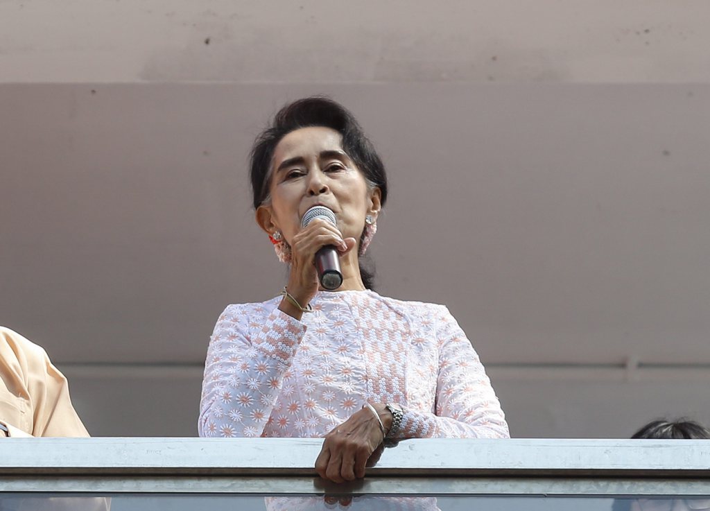 Aung San Suu Kyi se dirige vers un triomphe sans précédent en Birmanie.