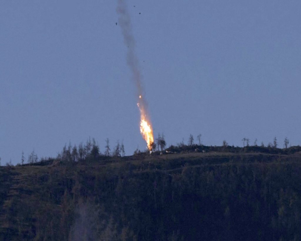 La Turquie a abattu un avion militaire russe qui avait violé son espace aérien près de sa frontière avec la Syrie.