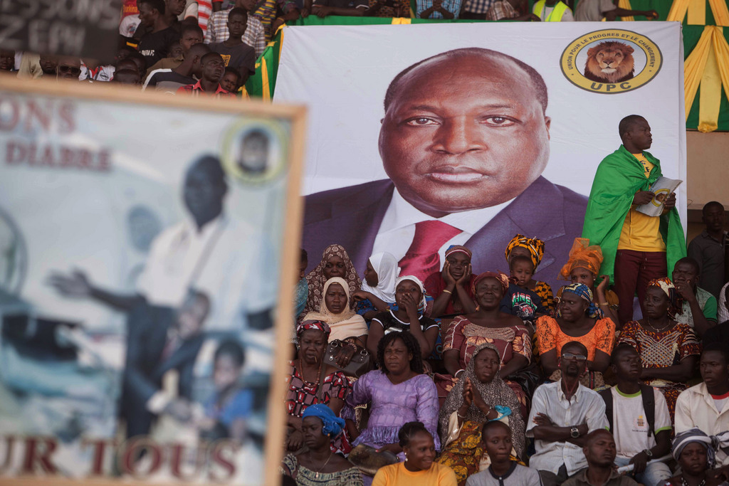 Roch Marc Christian Kaboré et Zéphirin Diabré (sur cette affiche géante), deux anciens ministres passés dans l'opposition avant la chute de Compaoré, sont considérés comme les favoris du scrutin.
