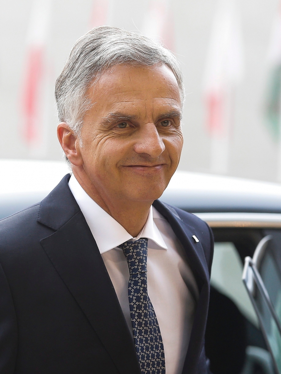 epa05012097 Swiss Foreign Minister Didier Burkhalter arrives for the 12th Asia Europe (ASEM) Foreign Ministers Meeting at the Convention Center in Luxembourg, 05 November 2015. The 12th ASEM Foreign Ministers Meeting is discussing ways on 'Working Together for a Sustainable and Secure Future'.  EPA/JULIEN WARNAND LUXEMBOURG ASEM MEETING