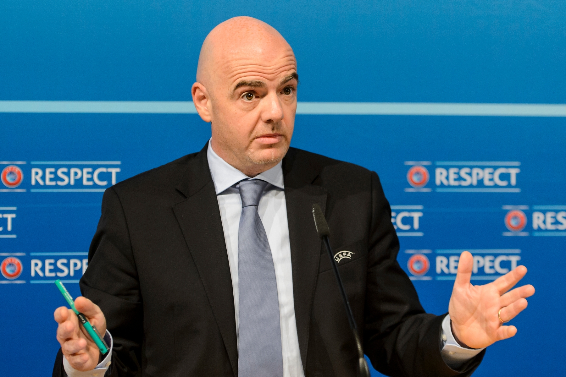 UEFA General Secretary Gianni Infantino speaks during a press conference after the meeting of the UEFA Executive Committee and the meeting of UEFA's 54 member associations, at the UEFA Headquarters, in Nyon, Switzerland, October, Thursday, 15, 2015. (KEYSTONE/Jean-Christophe Bott)d SCHWEIZ FUSSBALL UEFA EXEKUTIVKOMITEE